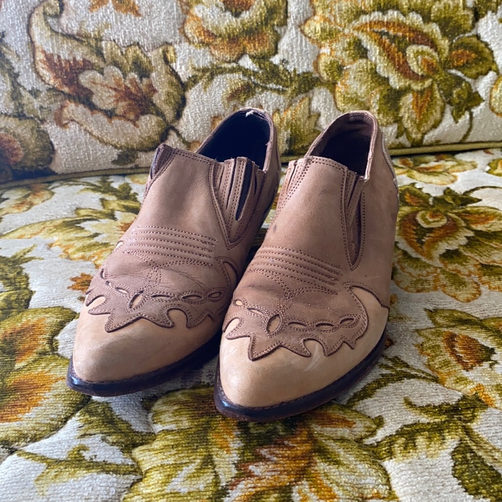 6.5 Vintage Guess Ankle Boots